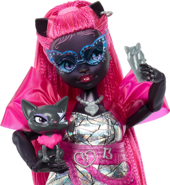 Monster High Catty Noir & Sticker Book