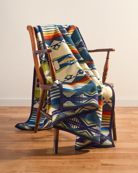 Robe Unnapped Creekside Jacquard Blanket