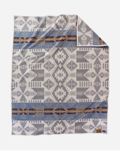 Robe Sliver Bark Pendleton Blanket