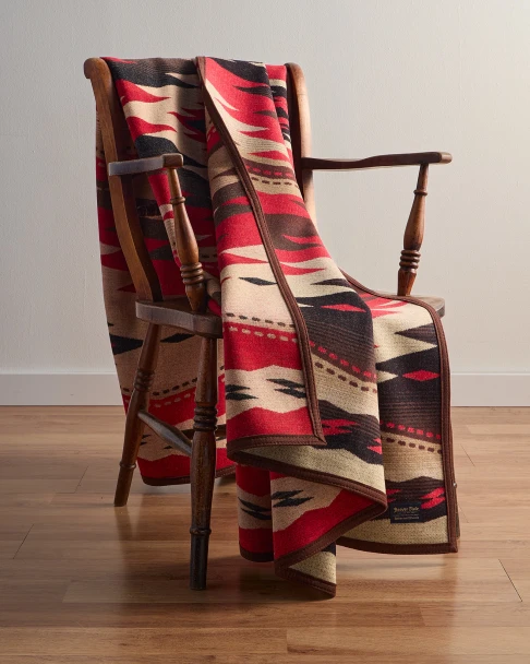 Robe Crown Point Pendleton Blanket