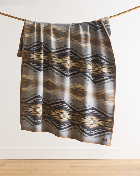 Robe Tumalo Ridge Pendleton Blanket