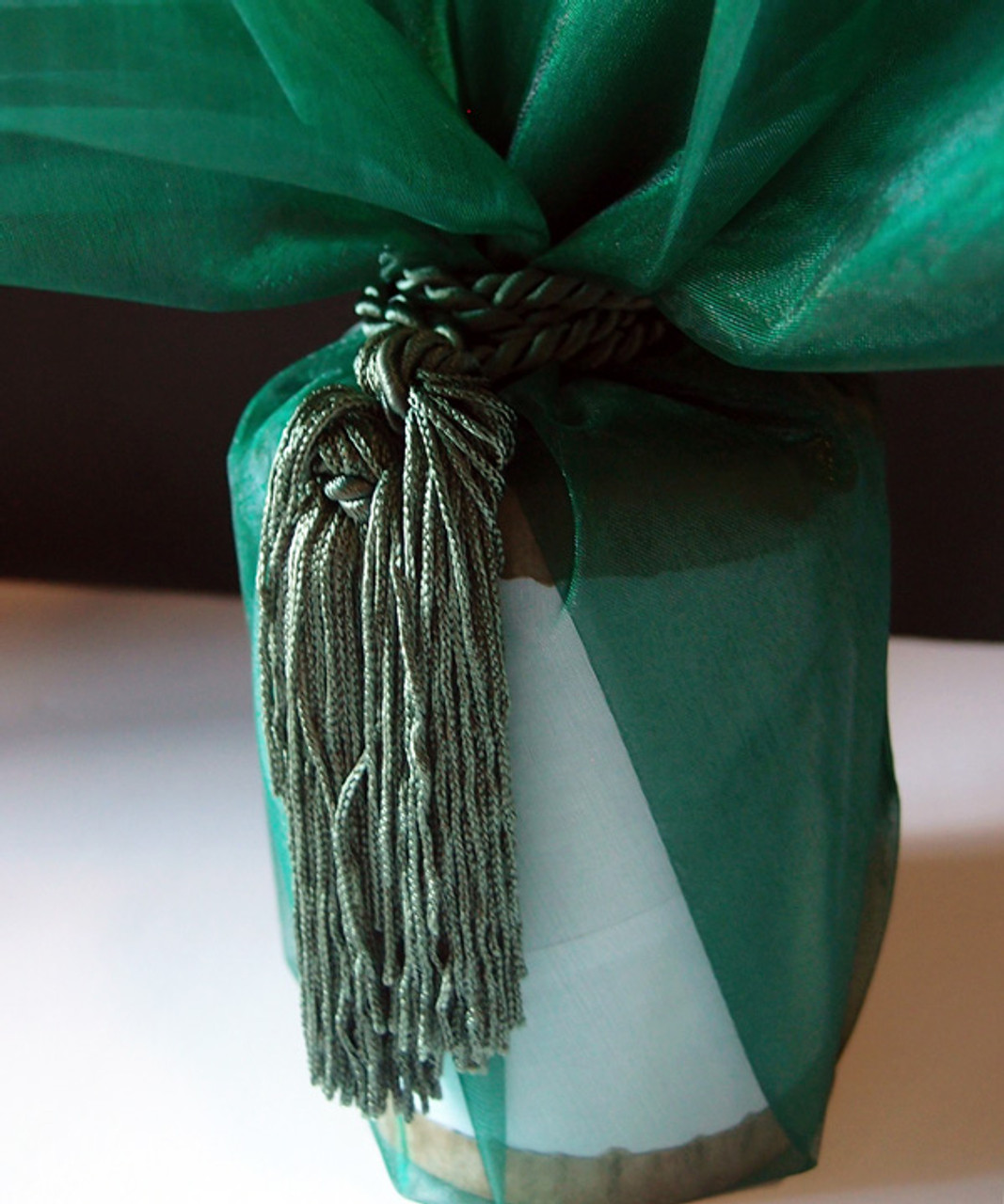 Hunter Green Sheer Wrapper w/Tassel 28" dia.