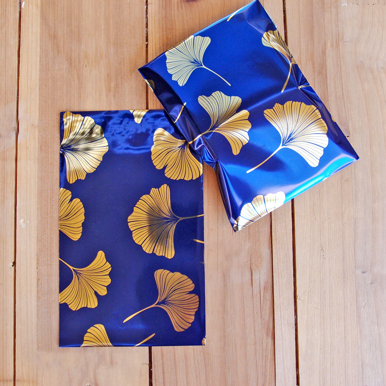 Adhesive Merchandise Bags 4” x 5 3/8” Gold Gingko on Blue