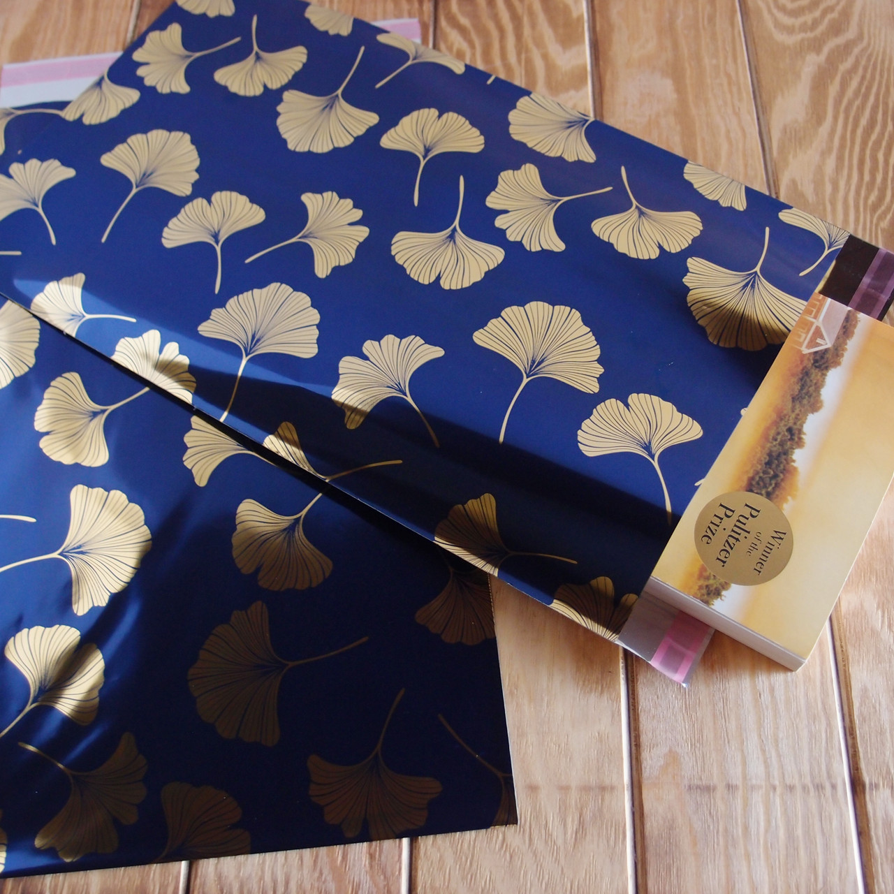 Adhesive Merchandise Bags 7 3/4" x 13" Gold Gingko on Blue