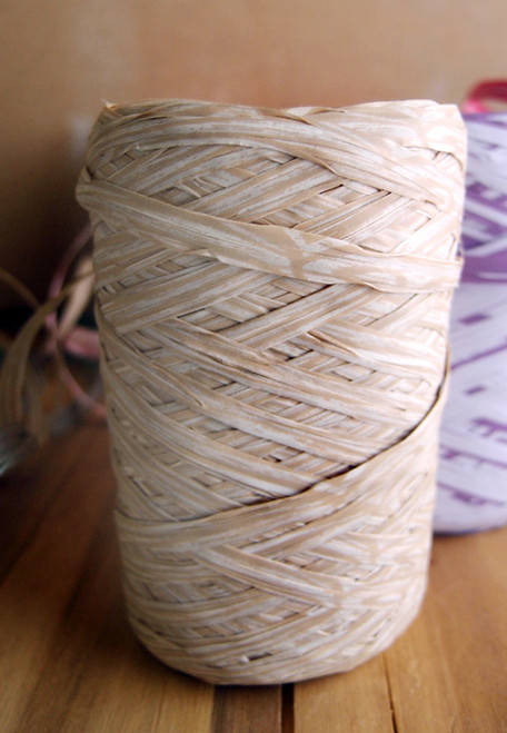 Upscale Raffia Beige & White