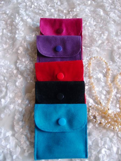 Velvet jewelry sales pouches wholesale