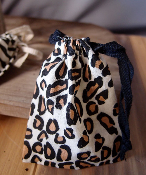 small fabric gift bags wholesale In Pretty Colors, Designs - Alibaba.com
