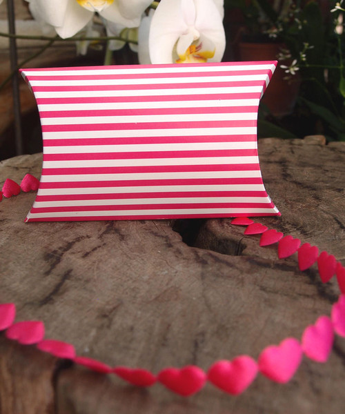 Paper Pillow Box-Hot Pink Stripes 3 1/2"x3"x1"