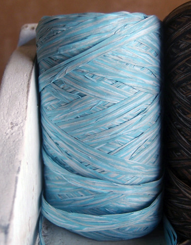 Upscale Raffia Blue & White - Packaging Decor