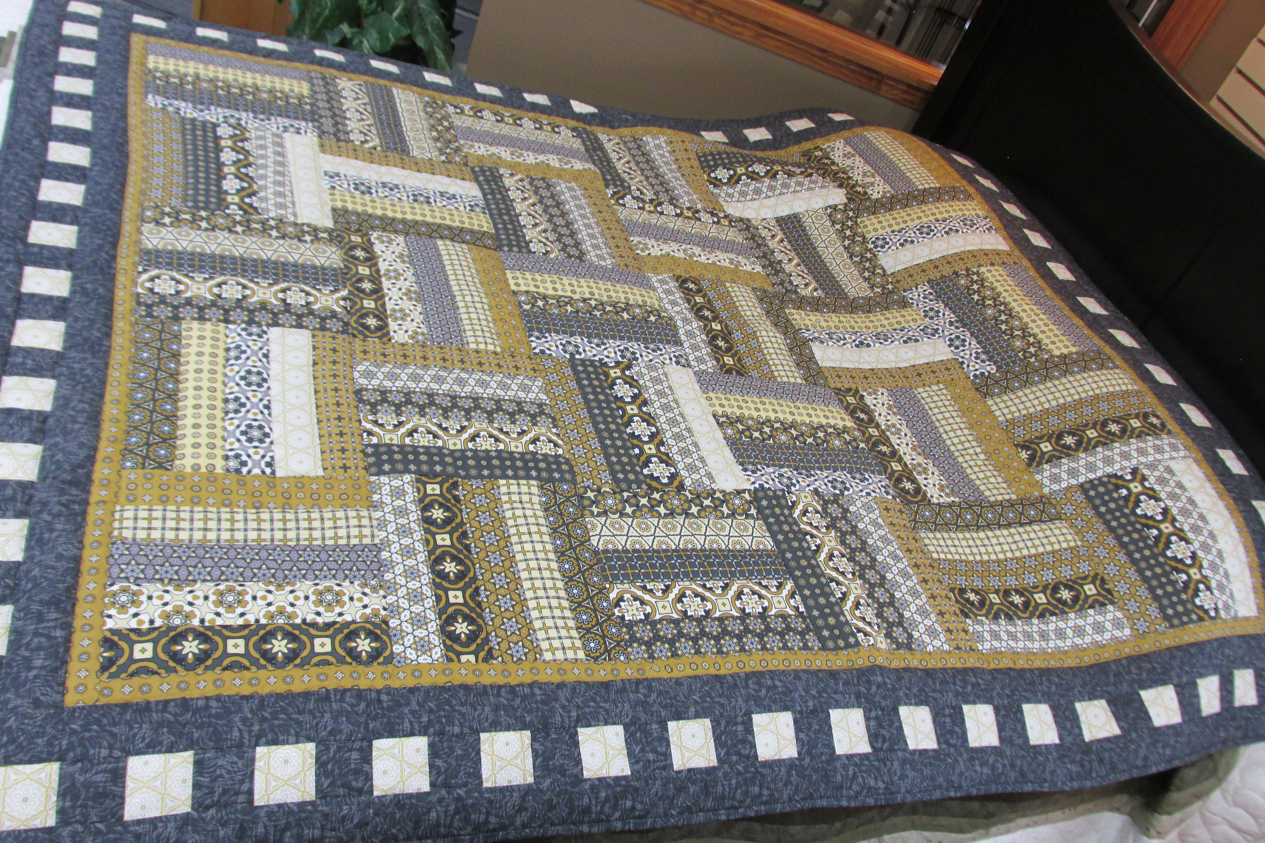 Quilts Throw or Lap Quilts Helping Hands Quilt Shop