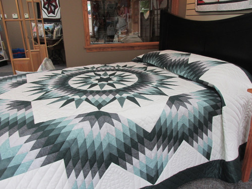 Mariners Star Quilt - 113" x 113"