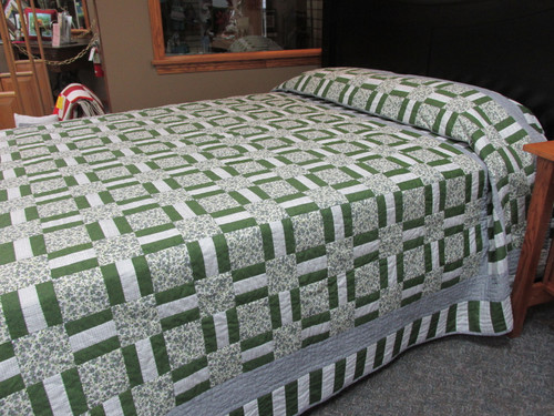 Garden Fence Quilt - 102" x  112"