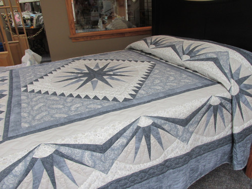 Mariners Compass Quilt  - 102" x 114"