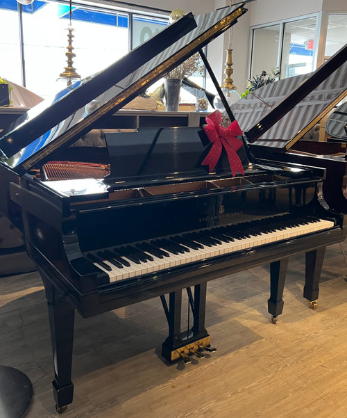 Steinway & Sons Model M Professional Baby  Grand Piano