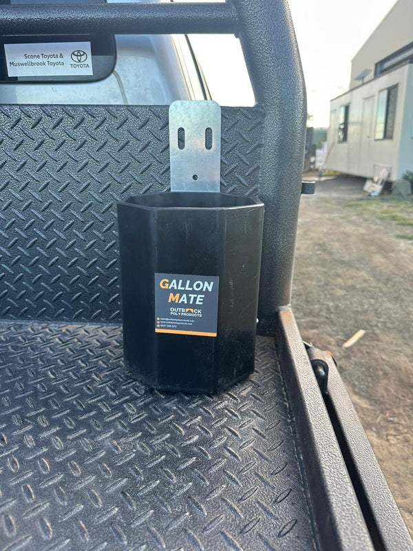 OUTPOLY GALLON MATE - ONE GALLON JUG HOLDER OUTPOLY GALLON MATE - ONE GALLON JUG HOLDER