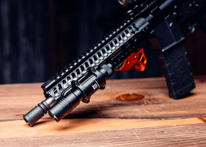 MAGNE-TECH UNIVERSAL 1in MAGNETIC FLASHLIGHT MOUNT (FEMALE)