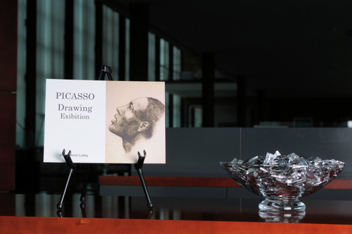 MasterVision FLX07201MV Tabletop Display Easel **Accessories Not Included** MasterVision FLX07201MV Tabletop Display Easel **Accessories Not Included**