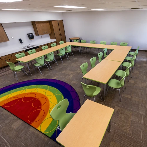 AmTab ErgoEngage 360 4-Leg Chair 
Shown in classroom environment (tables sold separately)