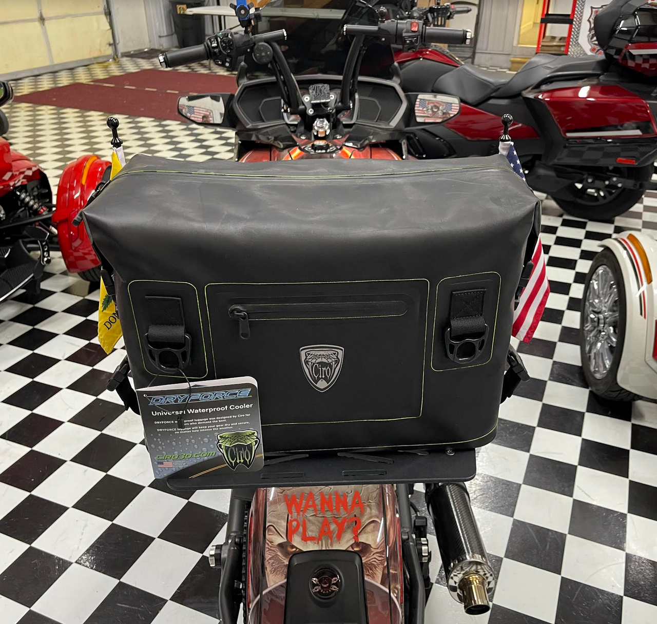 DRYFORCE by CIRO Universal Waterproof Motorcycle Cooler – 39L / 32-Can | 20303 | Lamonster Garage
Shown on Lamonster PackRack F3-S