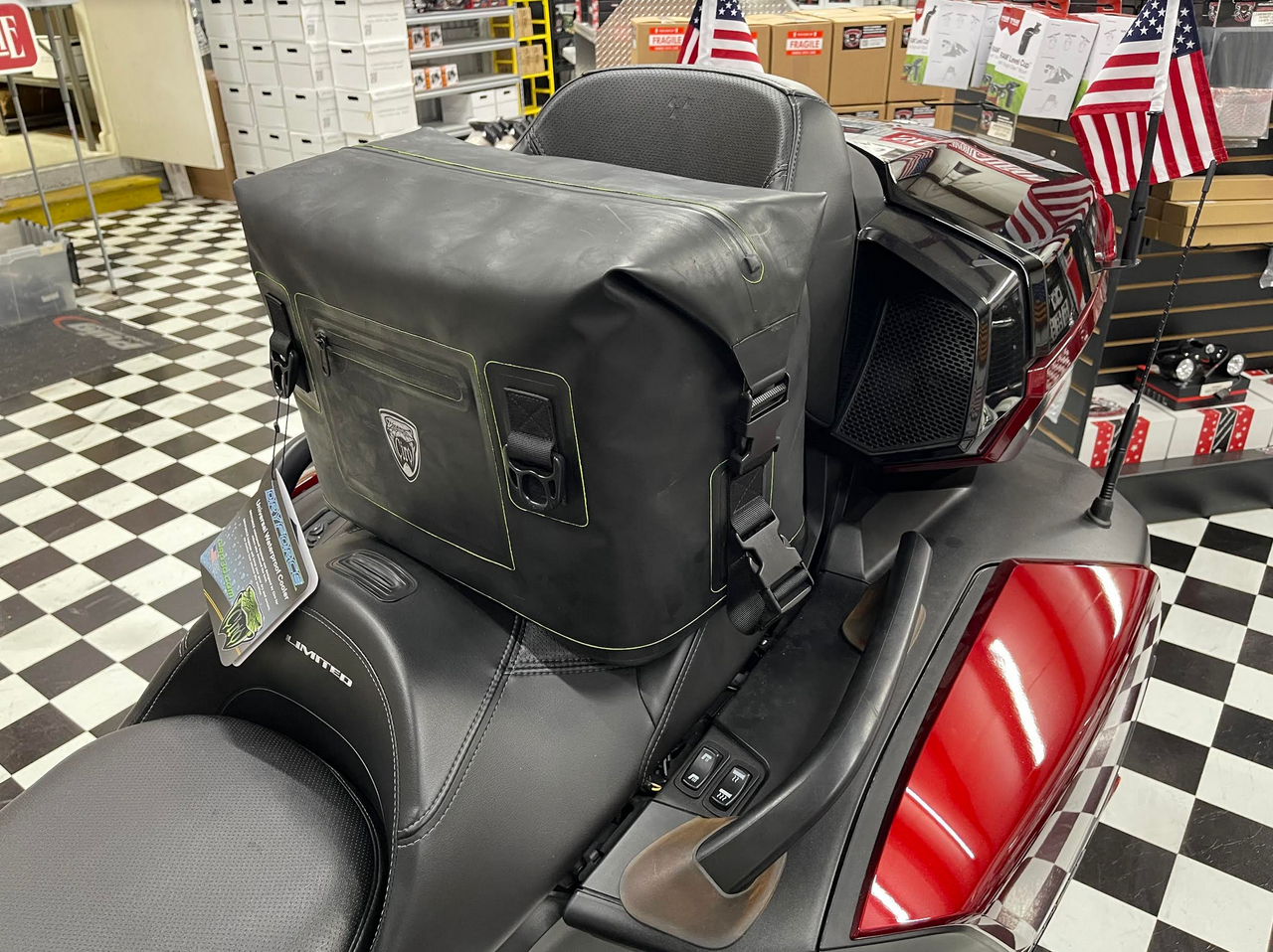 DRYFORCE by CIRO Universal Waterproof Motorcycle Cooler – 39L / 32-Can | 20303 | Lamonster Garage
Shown on back seat of 2020 RT-LTD