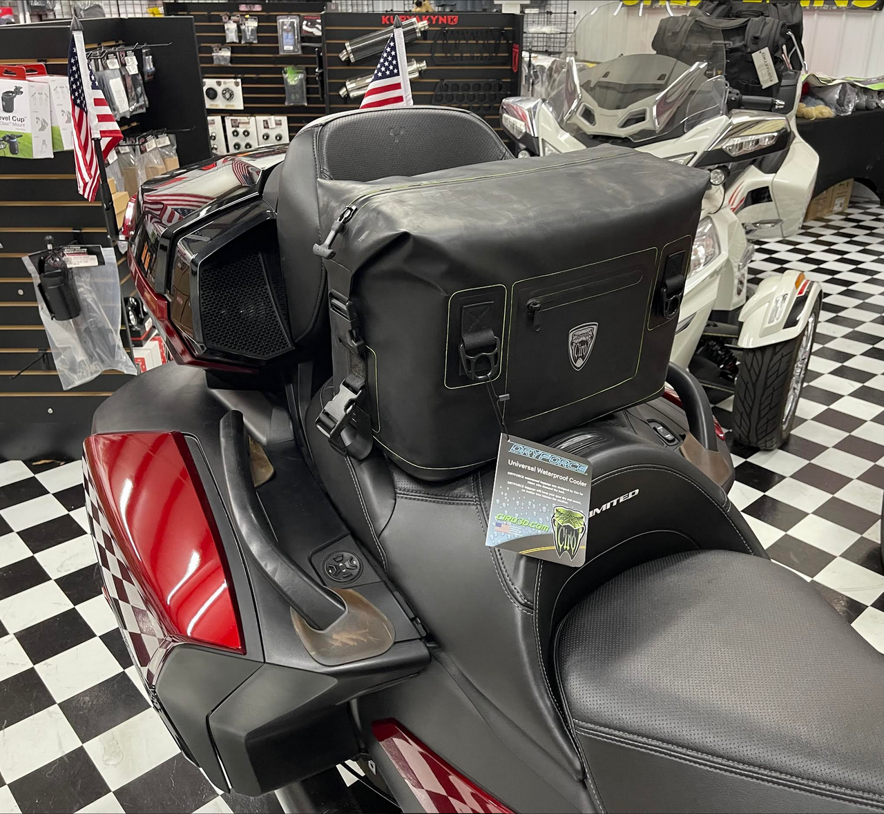 DRYFORCE by CIRO Universal Waterproof Motorcycle Cooler – 39L / 32-Can | 20303 | Lamonster Garage
Shown on back seat of 2020 RT-LTD