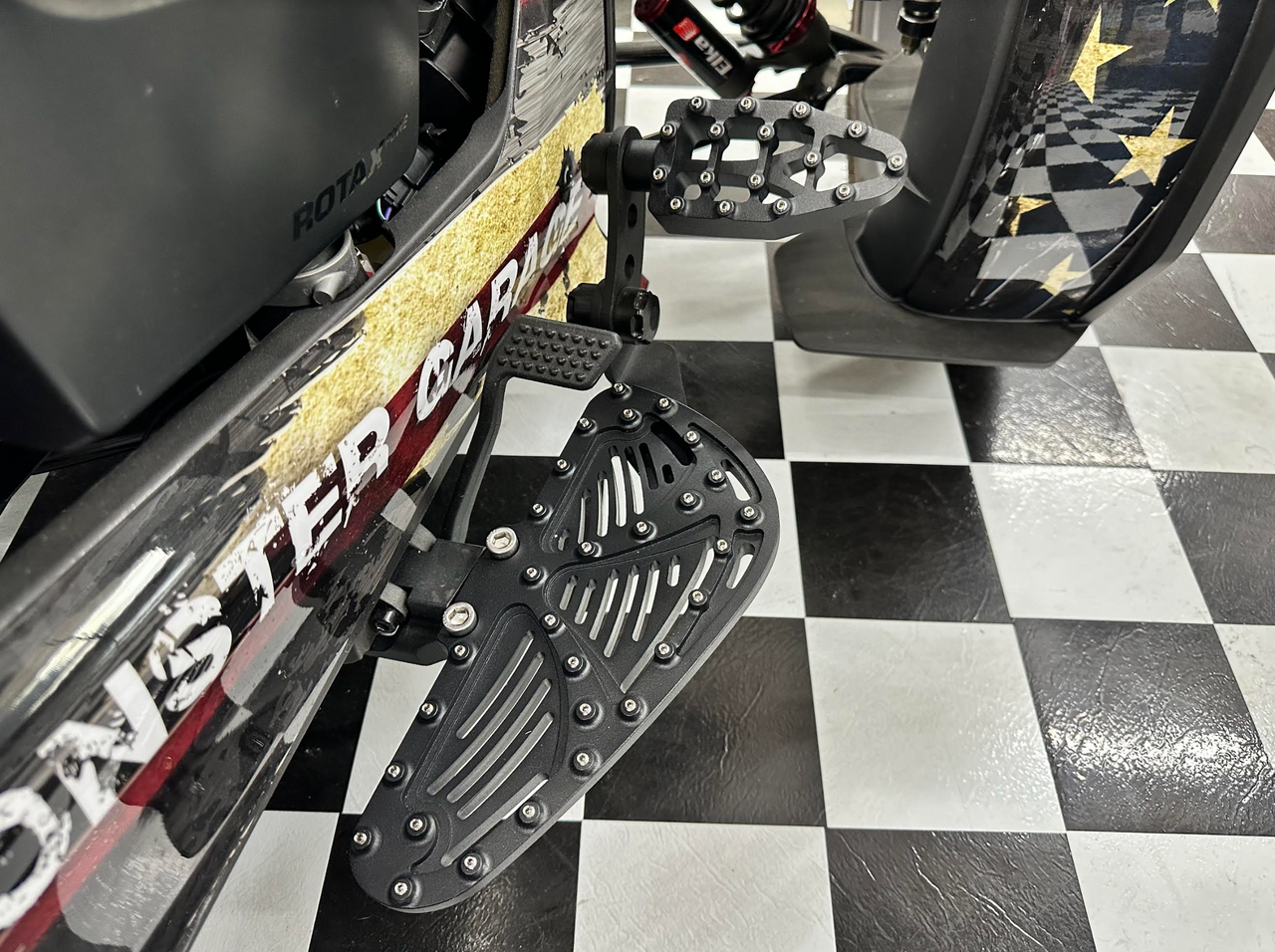 Lamonster Nitro Highway brackets for the Can Am® Ryker - Pegs (2019 +) (LG-1099-1111) - Lamonster Garage
Nitro Floorboards SOLD SEPARATELY 