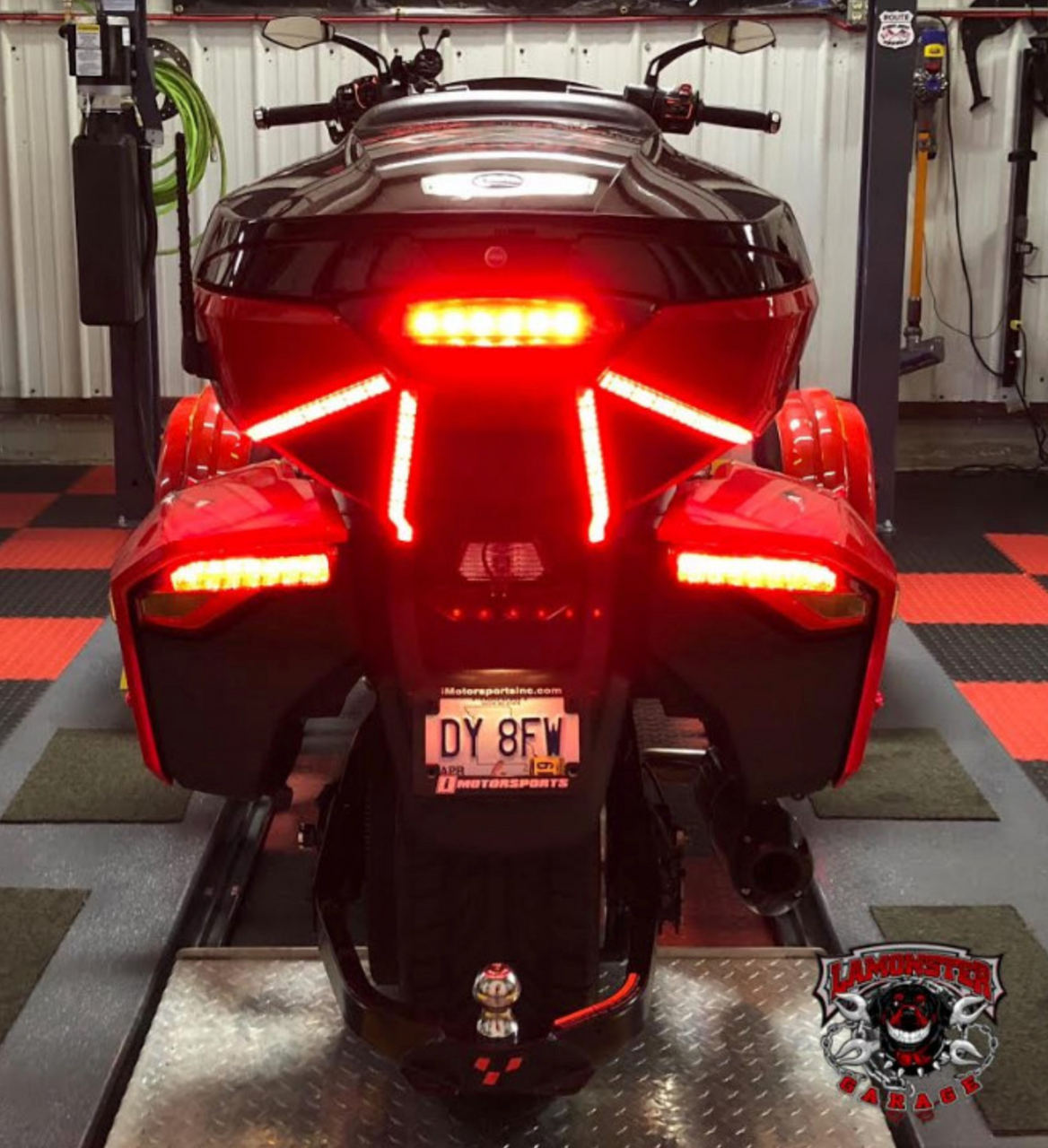 Lamonster® Tail Brighter LED (LG-3081) | Lamonster Garage
Fits the Can-Am Spyder F3-T and F3-LTD with top case.
#BrightRyder #Lamonster #LamonsterGarage