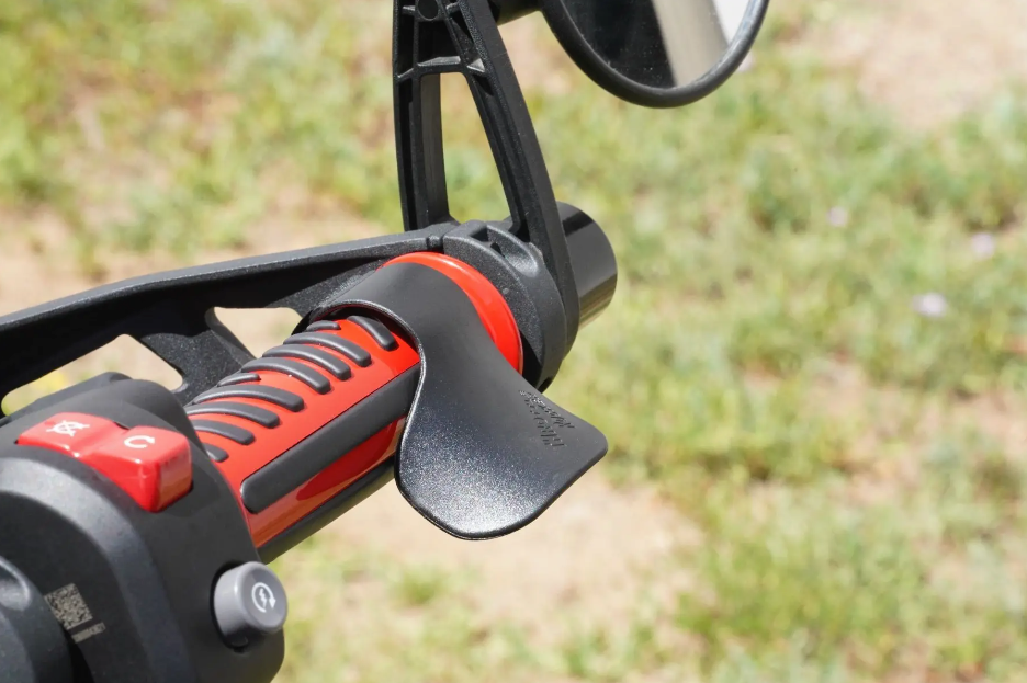 Throttle Rocker® Oversized Motorcycle Throttle Assist for Large Grips (TR II-R) (LGA-TR II-R) | Lamonster Garage
