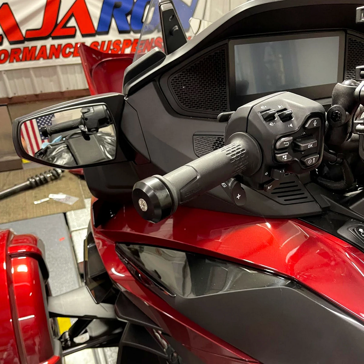 Can Am Spyder Lamonster Bar End Caps | LG-1015-24 | Lamonster Garage
FITMENT:
    RT Models 2024 - Present
    F3 Models 2024 - Present