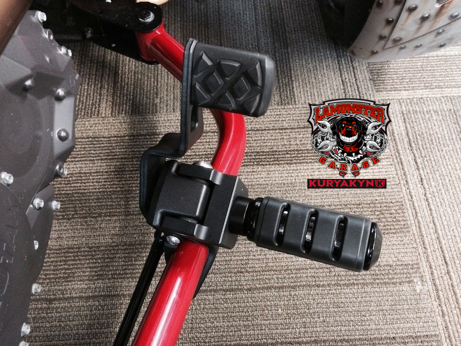Can-Am Spyder F3 peg adapter kit with Kuryakyn Trident Large Black pegs | LG-1026-7561 | Lamonster Garage
Shown as driver peg