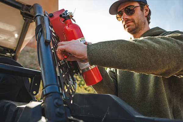 RAVEK UTV MOLLE Quick Detach Fire Extinguisher Mount (59-230X) - Lamonster Garage

Quick Draw, As Required
Removing your fire extinguisher is simple and instantaneous: simply pull the red quick detach pin, then take your extinguisher and address your emergency.