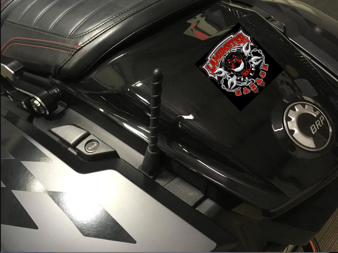 Show Chrome® Short Spiral AM/FM Antenna for Can-Am Spyder RT, F3-T & F3 Limited  41-180 | Lamonster Garage
Shown on Can Am Spyder F3-T