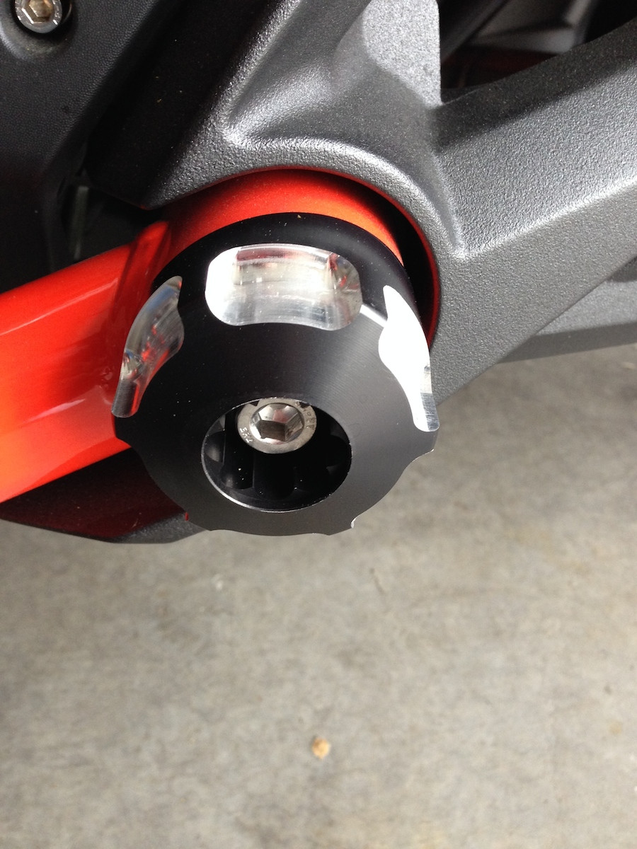 Can Am Spyder F3 IPS frame caps (LG-1017-1018) - Lamonster Garage
Kit comes with four frame caps for upper and lower frame on both sides.
Fits: F3/F3-S/F3-T/F3-LTD 2015 - Present