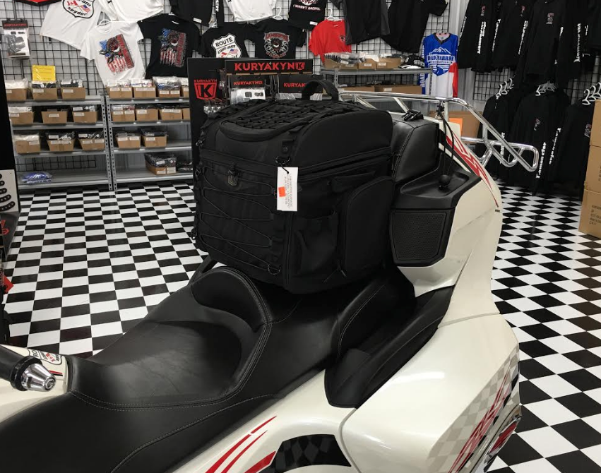 Kuryakyn Momentum Vagabond Bag (KUR-5285) - Lamonster Garage
Shown on a Can Am Spyder RT