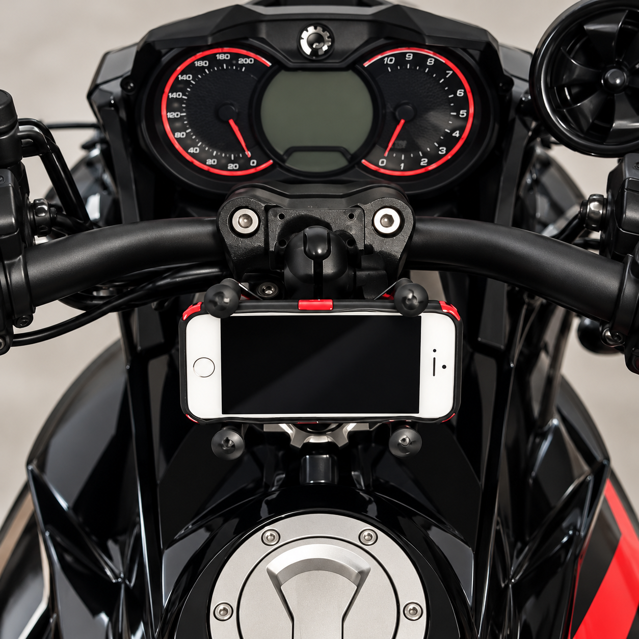 Lamonster Bar Clamp with 1" RAM Ball for Can-Am Spyder F3, RT & Canyon | LG-1023 | Lamonster Garage
X-grip and Iphone Not Included