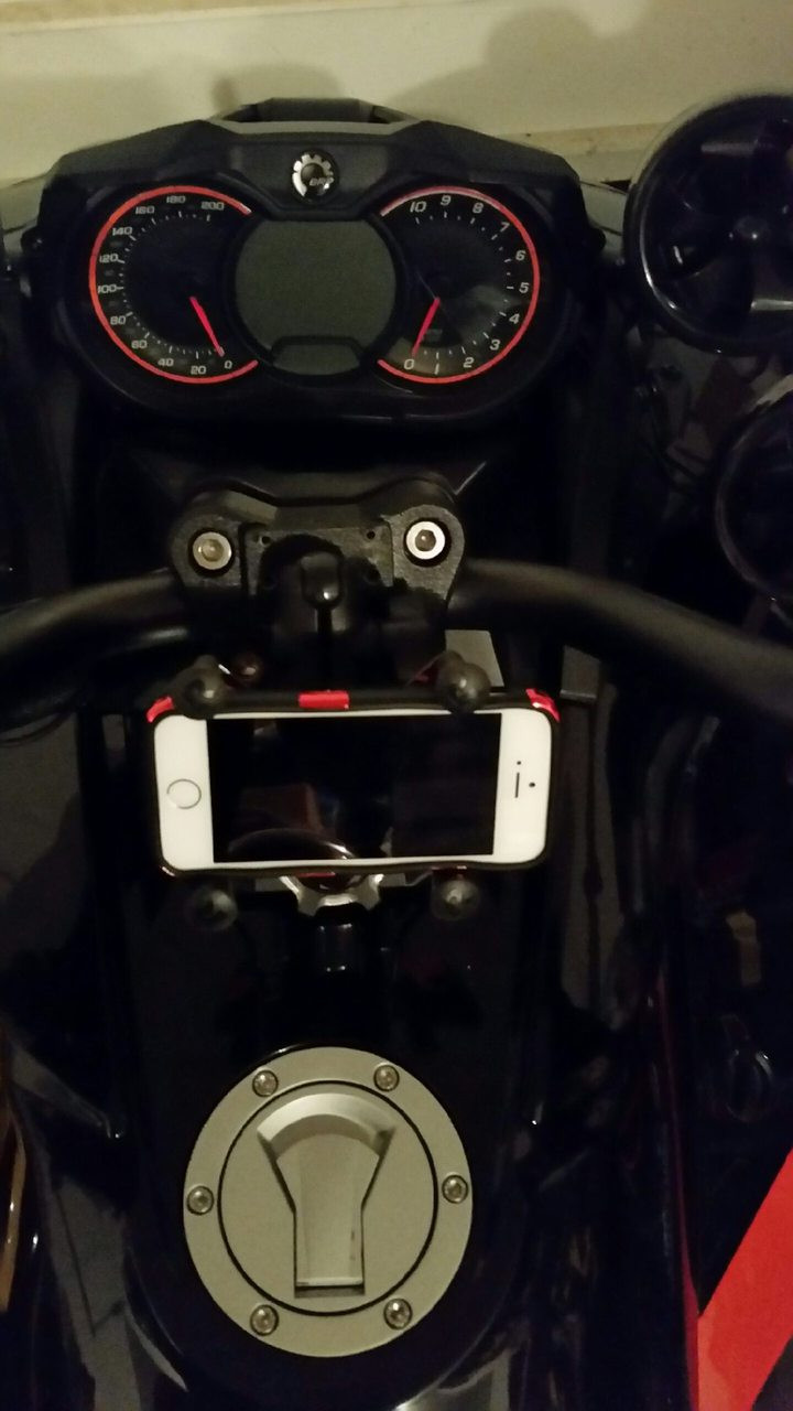 Lamonster Bar Clamp with 1" RAM Ball for Can-Am Spyder F3, RT & Canyon | LG-1023 | Lamonster Garage
(X-grip and Iphone Not Included)
