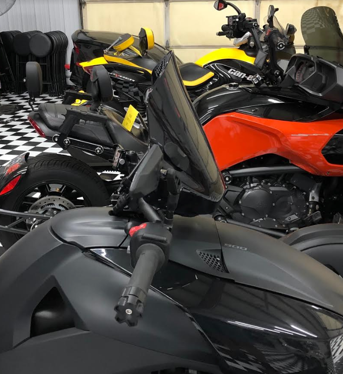 Ryker / Universal Windshield (Dark Smoke) (5022F) - Lamonster Garage
Fits 1" and 7/8" bars

