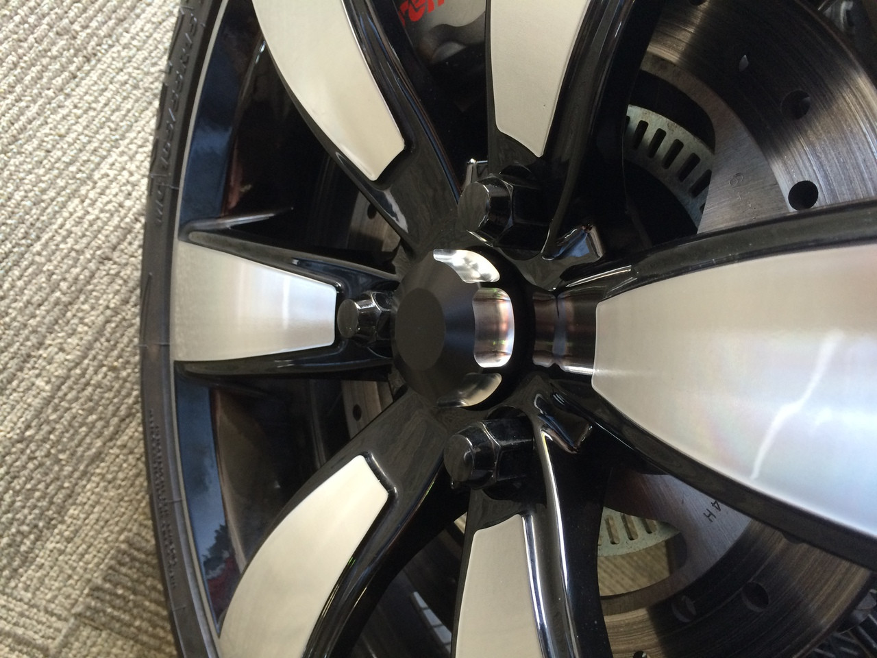 Can-Am Spyder IPS Outside Wheel Caps | Pair | LG-1055 | Lamonster Garage
Fits all Can Am Spyder Wheels with center caps