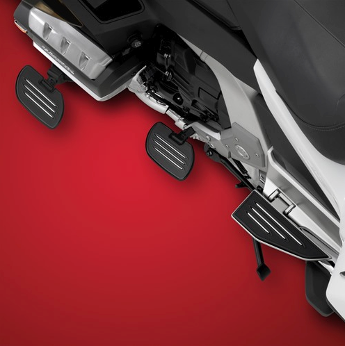 Goldwing Accessories Kuryakyn Show Chrome Flame Driver Foot Pegs