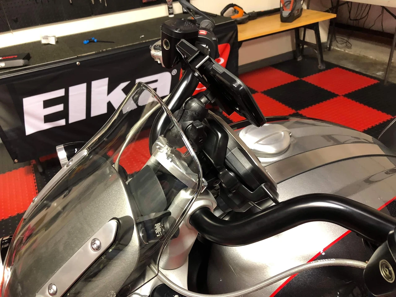 Lamonster R3 RAM Mount for Triumph Rocket 3, 2500CC | LG-1286-2500CC | Lamonster Garage
GPS sold separately 