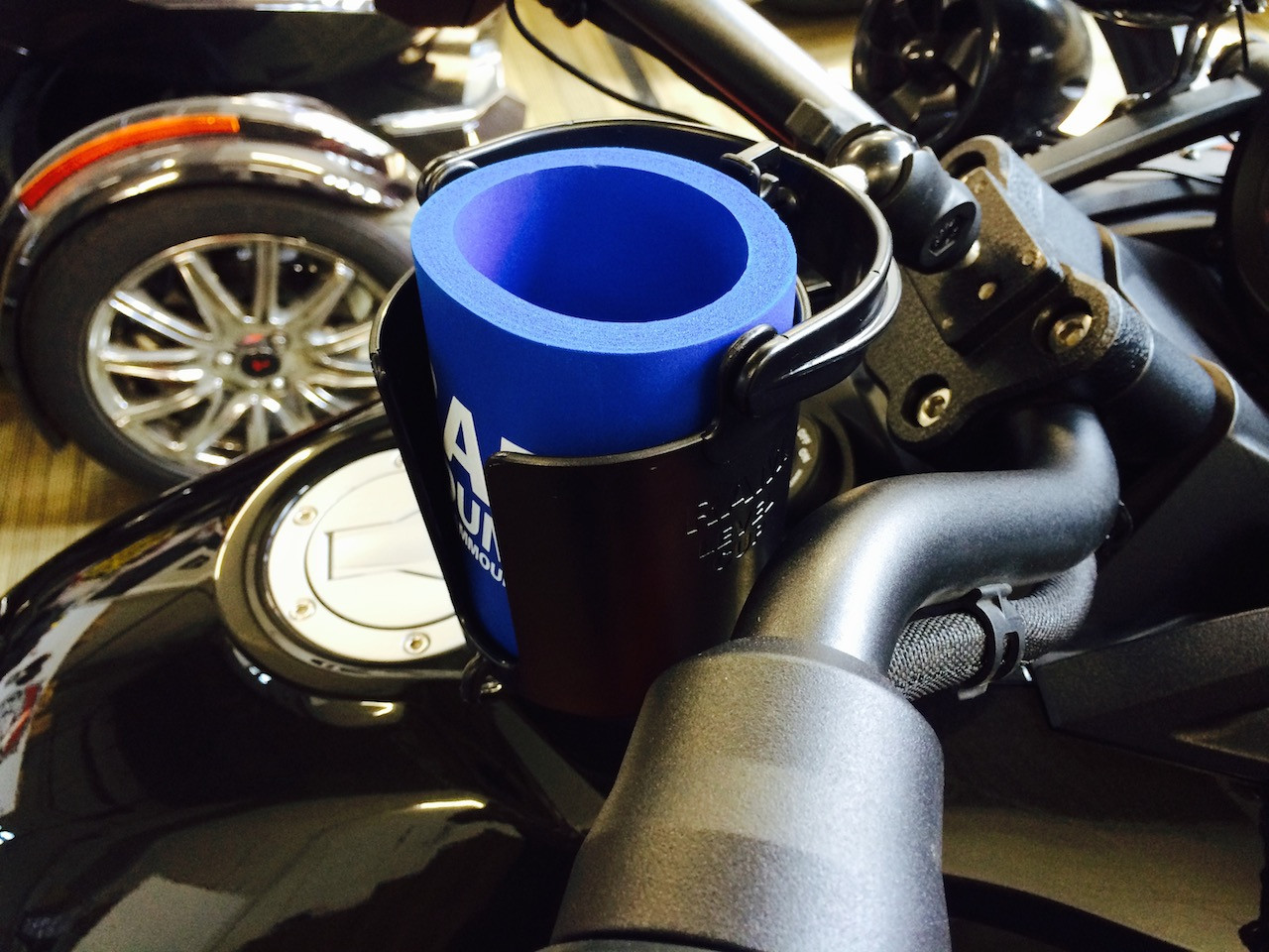 RAM Level Cup self-leveling drink holder with 1 inch ball | RAM-B-132BU / RAM-132BU | Lamonster Garage
