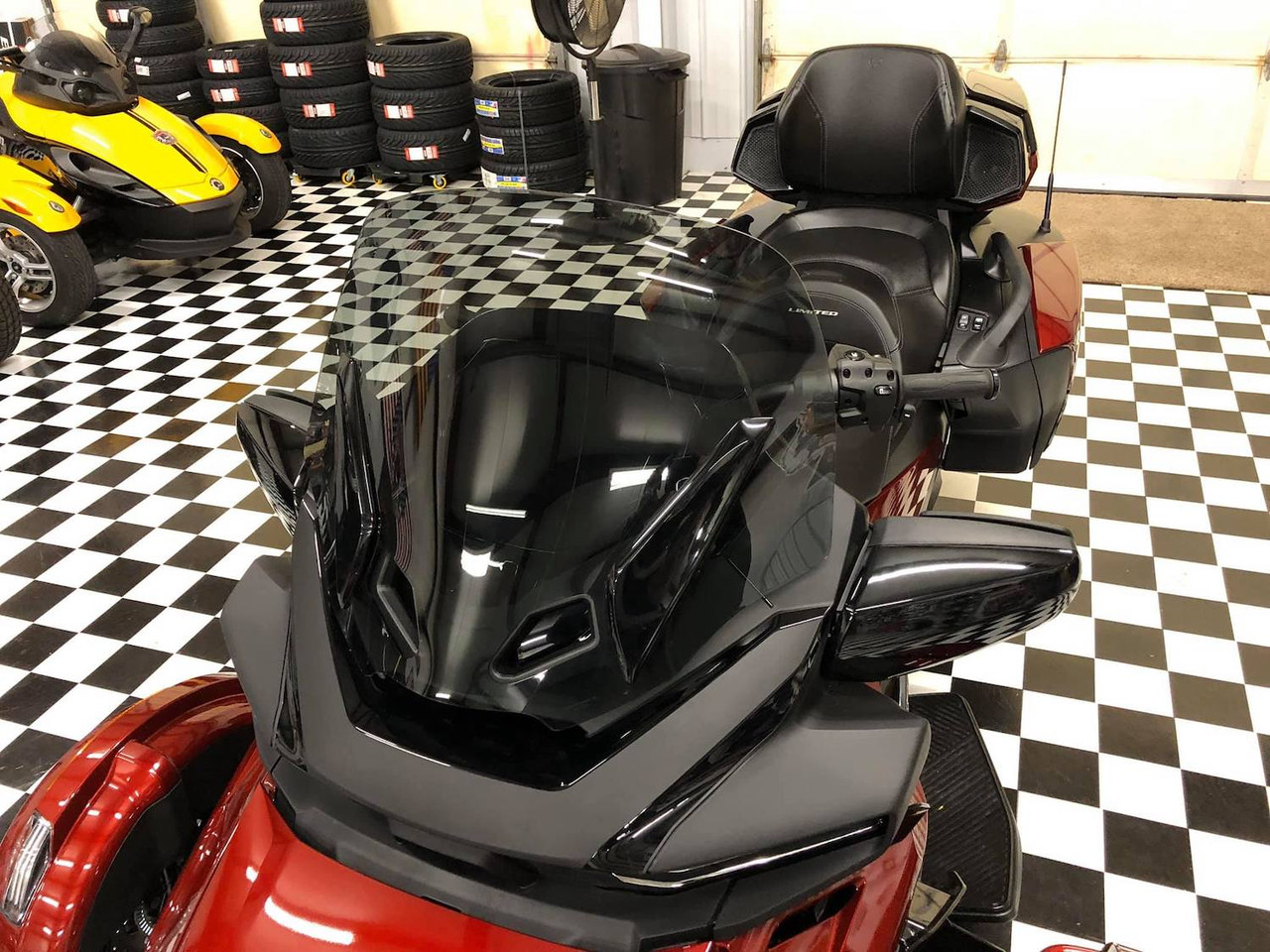 Can Am® Spyder RT, RT-S and RT-LTD Freedom windshield 20 Medium Tint (2010  - 2023)