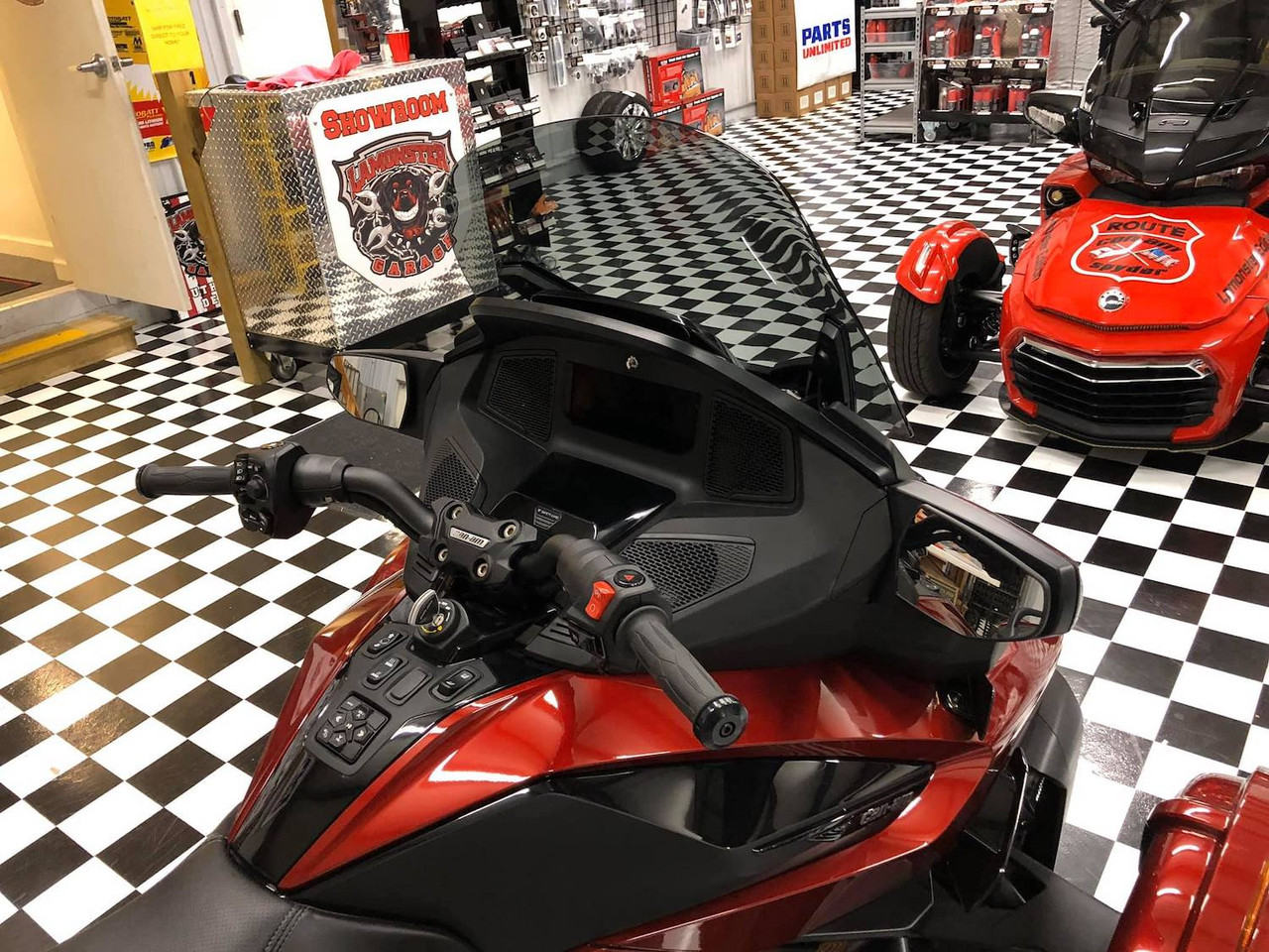 Can Am® Spyder RT, RT-S and RT-LTD Freedom windshield 20