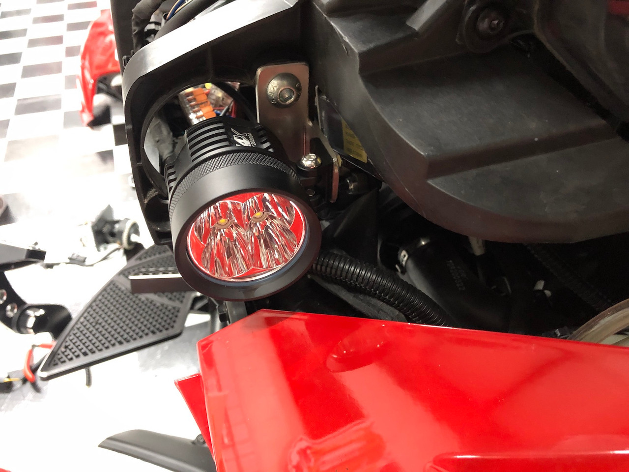 IPS LED Fog Light Kit for Can-Am Spyder F3 (LG-3050-01) | Lamonster Garage
(Installed)