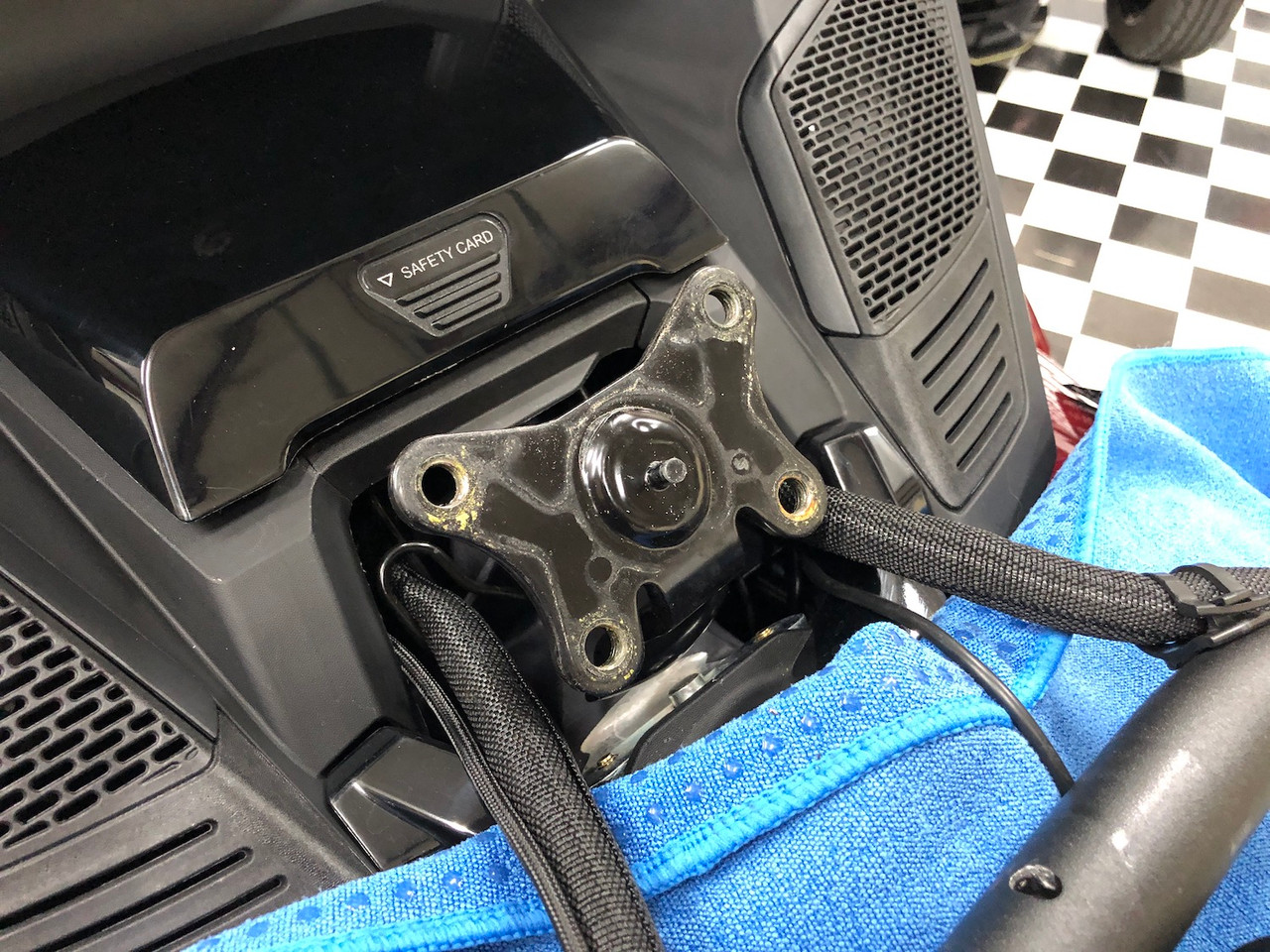 Can-Am Spyder F3 (All Years) & RT Models (2020+) Ram Mount Top Cuff  Handlebar Accessory Mount