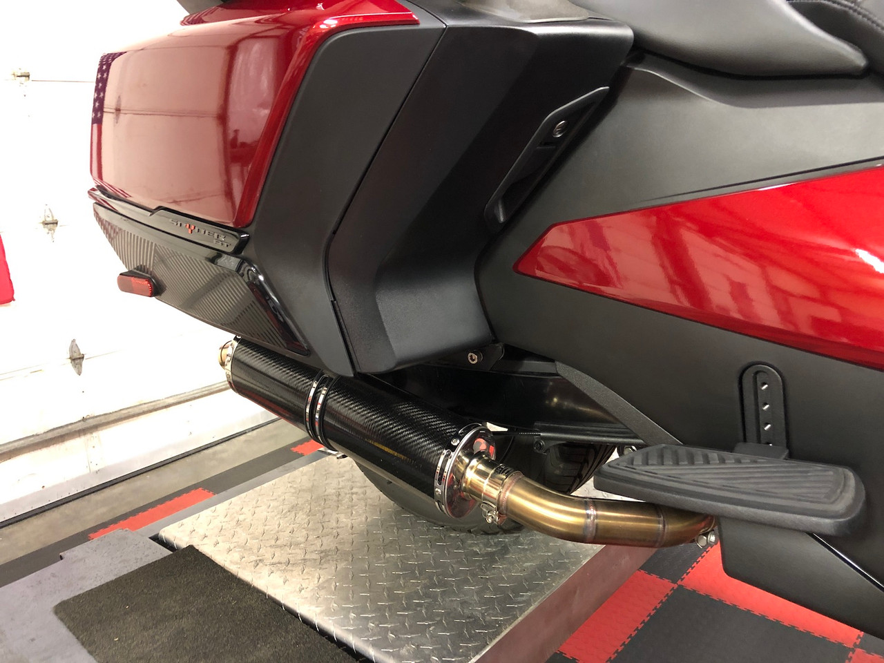 Lamonster IPS Carbon Slip-On Exhaust Pipe for Can-Am Spyder RT 2020+ | LG-8018-300-CF | Lamonster Garage