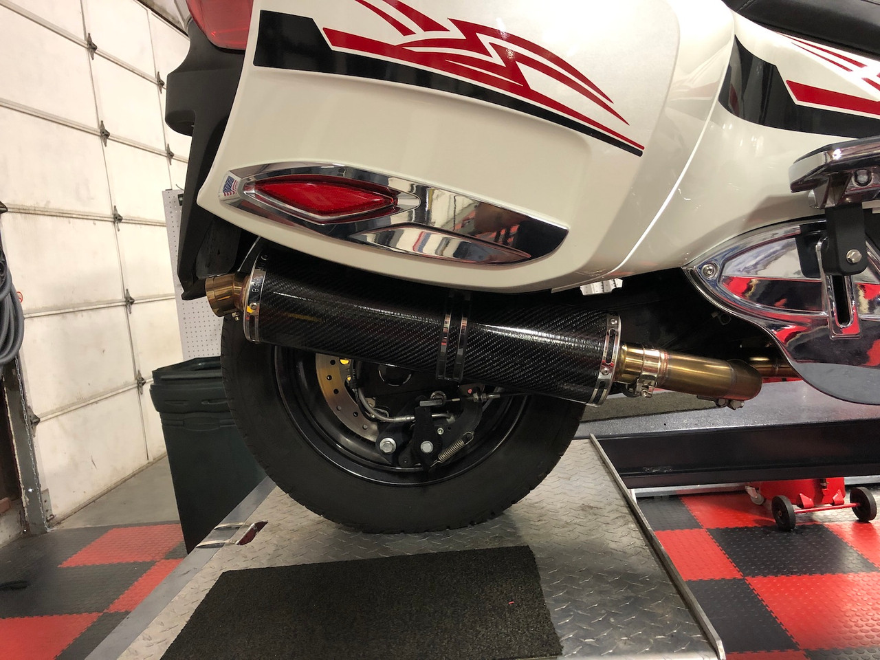 Lamonster IPS Carbon Slip-On Exhaust Pipe for Can-Am Spyder RT 2014–2019 | LG-8018-100-CF | Lamonster Garage