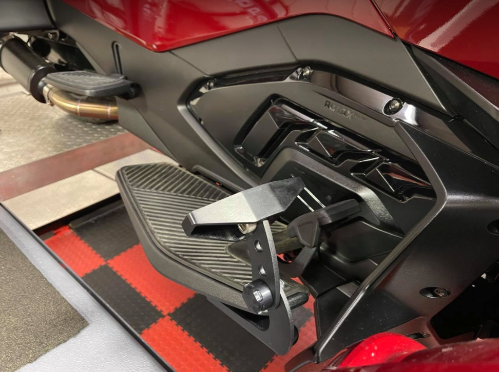 Lamonster Centerline highway peg kit for 2020+ Can-Am Spyder RT | LG-1102-1076B | Lamonster Garage