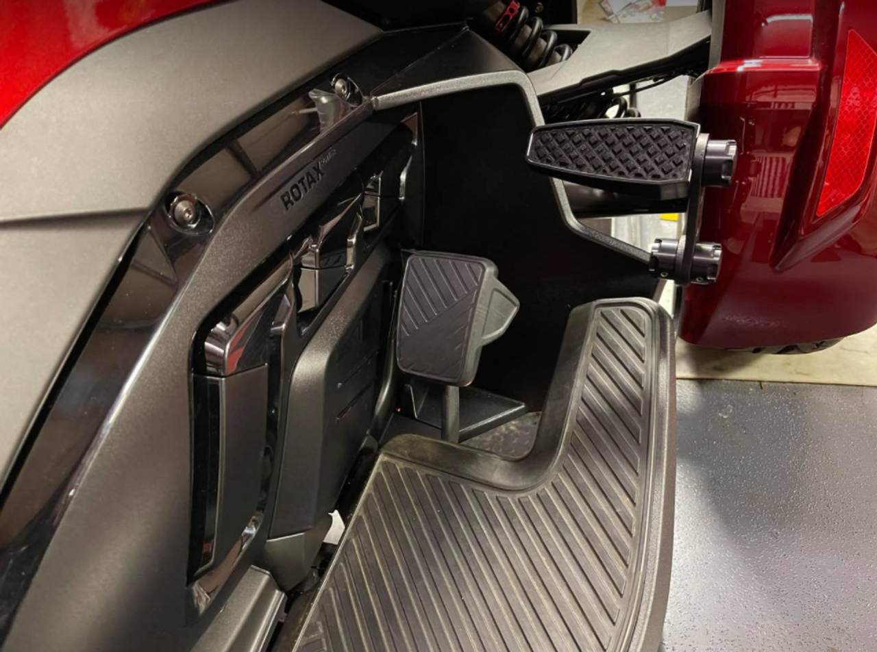 Can Am Spyder RT Black Dymond Highway Bracket Set (Black Dymond Pegs)(2020 - Present) (LG-1102-1029B) - Lamonster Garage®