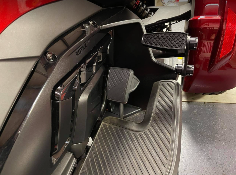 2020+ Spyder RT highway peg kit | LG-1102-1029B | Lamonster Garage